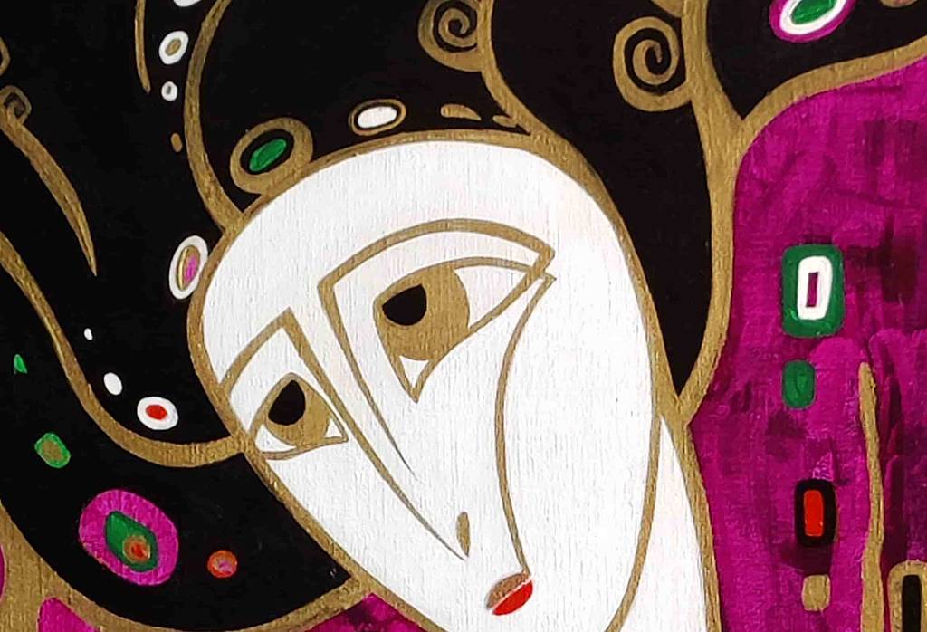 Русалка, женский образ с черными волосами с золотыми линиями Фото #1